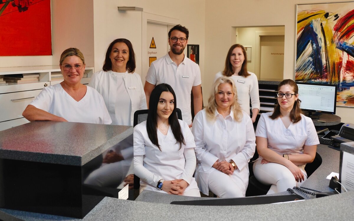 Gruppenfoto des gesamten Teams